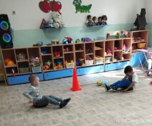 «У нас растёт мускулатура- ведь мы так любим физкультуру!»